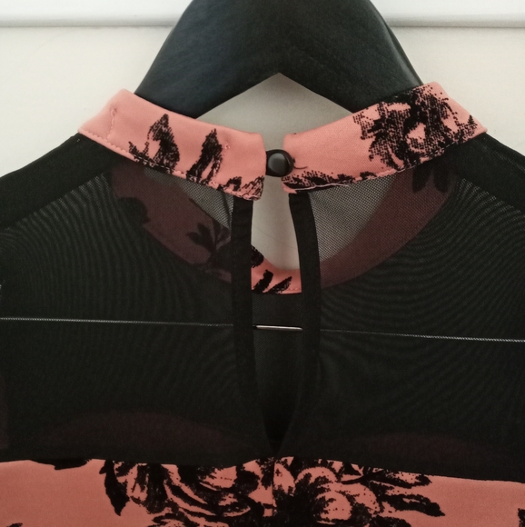 Beautiful Lady Top - Picture 4 of 4